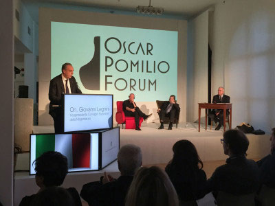 Oscar Pomilio Forum